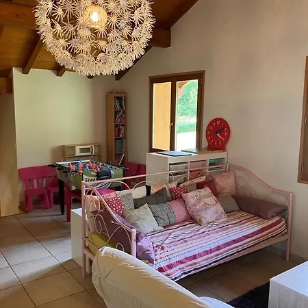 La Aux Fleurs Chalet *